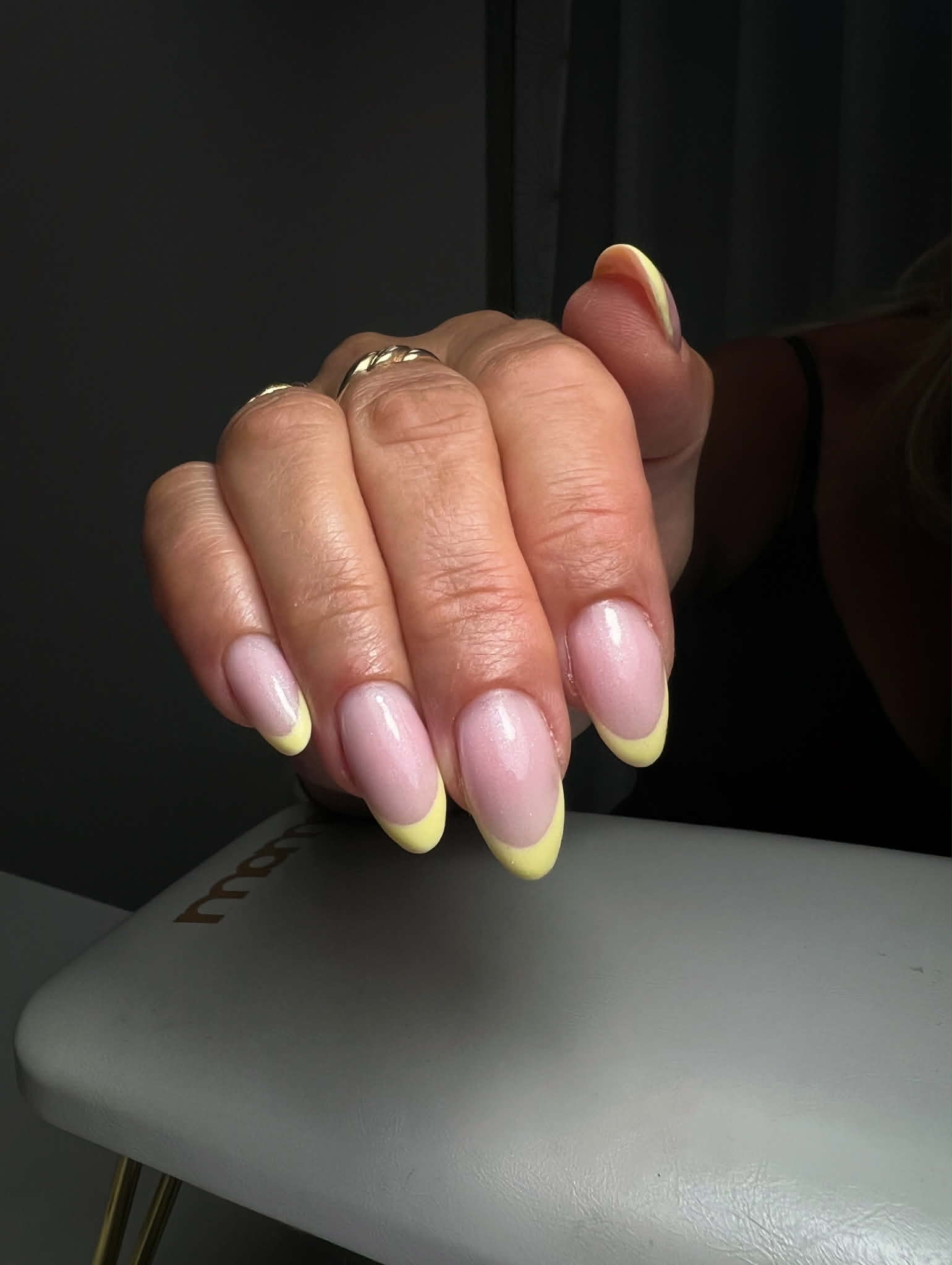 Paznokcie żelowe z brokatem – KS Luxe Nails Mysłowice
